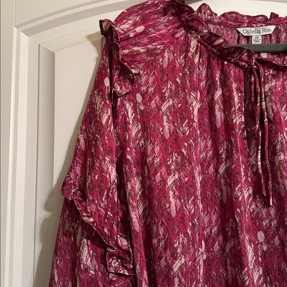 Size 2X Ophelia Roe Women's Pink Sheer Patterned Ruffled Sleeve Blouse - Picture 3 of 5